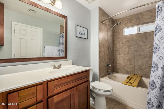 2844 E OAKLAND Court, Gilbert, AZ 85295