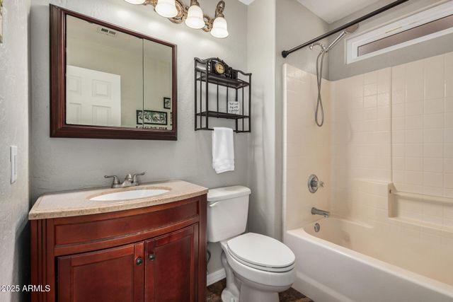 2844 E OAKLAND Court, Gilbert, AZ 85295