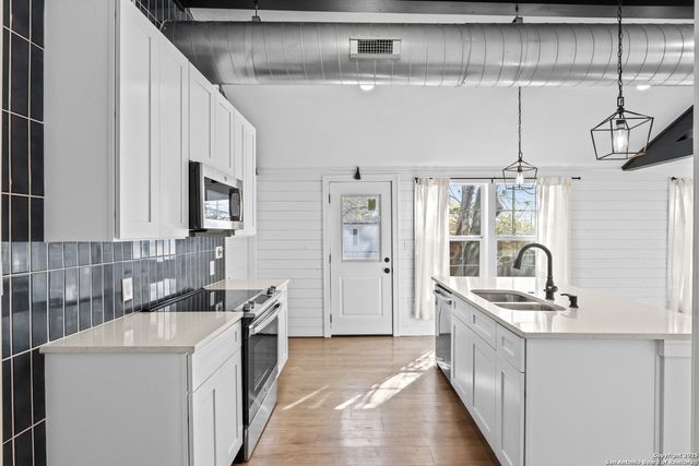 362 Avenue J, Poteet, TX 78065
