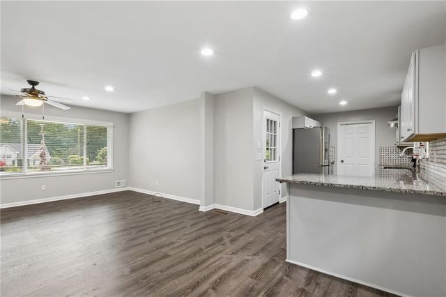 1331 Owen Circle, Buford, GA 30518