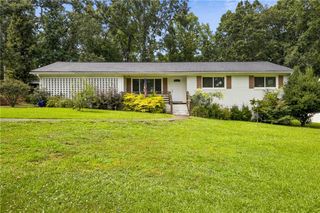 1331 Owen Circle, Buford, GA 30518