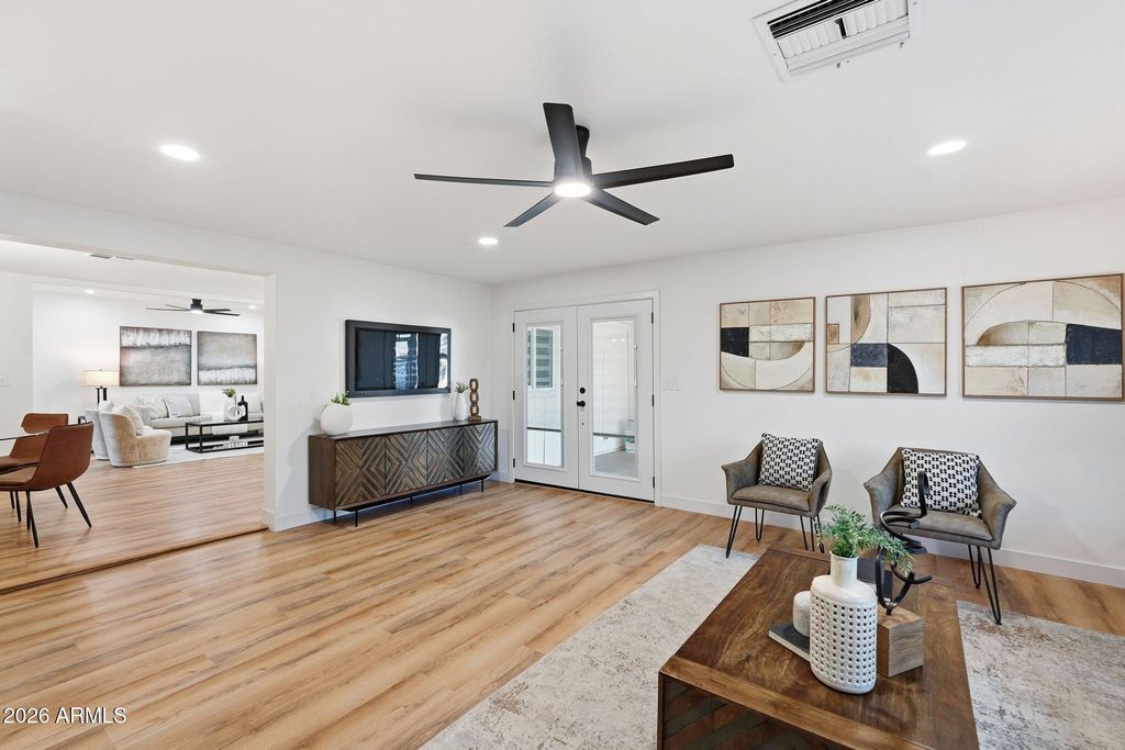 Image 20 of property listing at 7007 W WANDA LYNN Lane, Peoria, AZ 85382