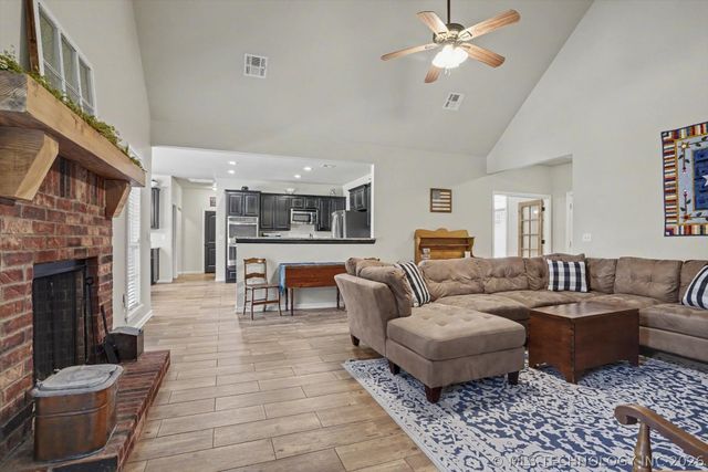 3050 S 289th East Avenue, Broken Arrow, OK 74014