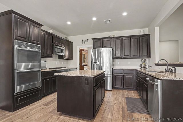 3050 S 289th East Avenue, Broken Arrow, OK 74014