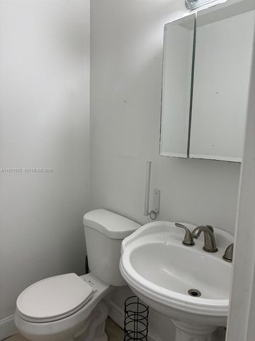 6907 NW 43rd St 6907, Miami, FL 33166