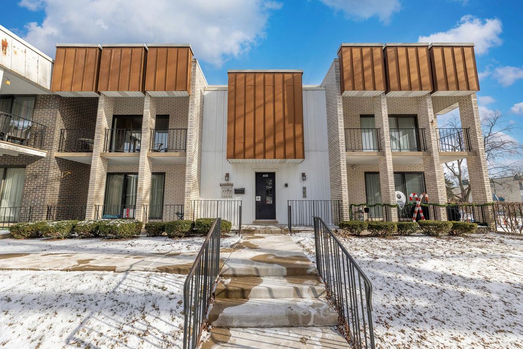 4123 W 98th Street C, Oak Lawn, IL 60453