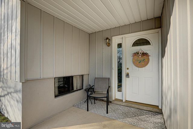 121 SONANT DR, Newark, DE 19713