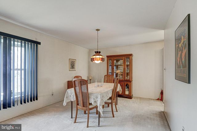 121 SONANT DR, Newark, DE 19713