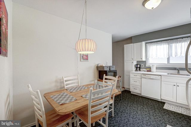 121 SONANT DR, Newark, DE 19713