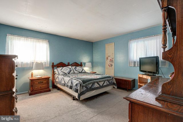 121 SONANT DR, Newark, DE 19713