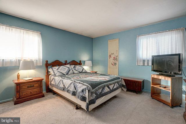 121 SONANT DR, Newark, DE 19713