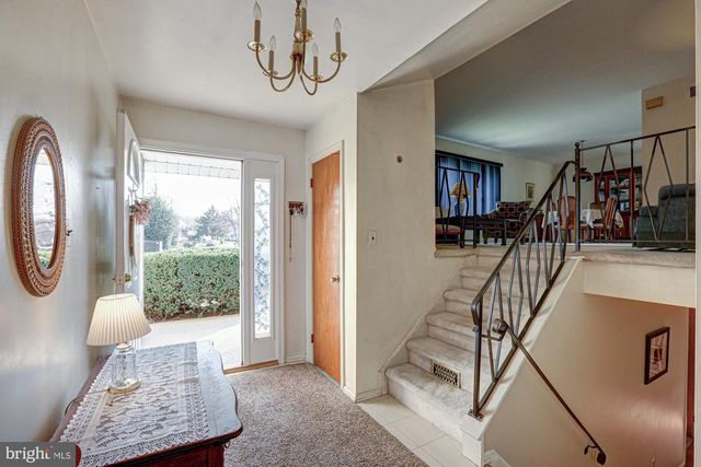 121 SONANT DR, Newark, DE 19713