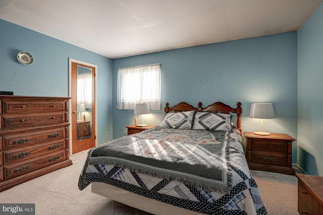 121 SONANT DR, Newark, DE 19713