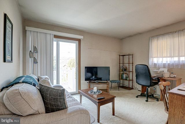 121 SONANT DR, Newark, DE 19713