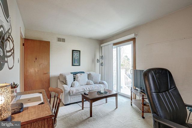 121 SONANT DR, Newark, DE 19713