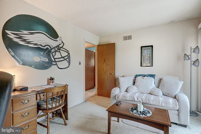 121 SONANT DR, Newark, DE 19713