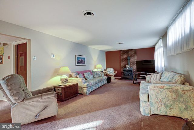 121 SONANT DR, Newark, DE 19713