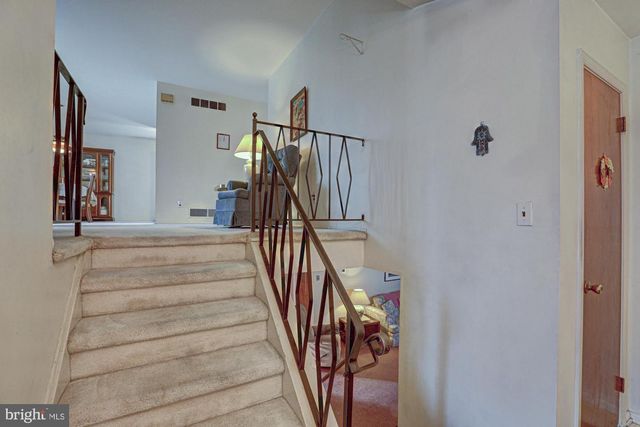 121 SONANT DR, Newark, DE 19713