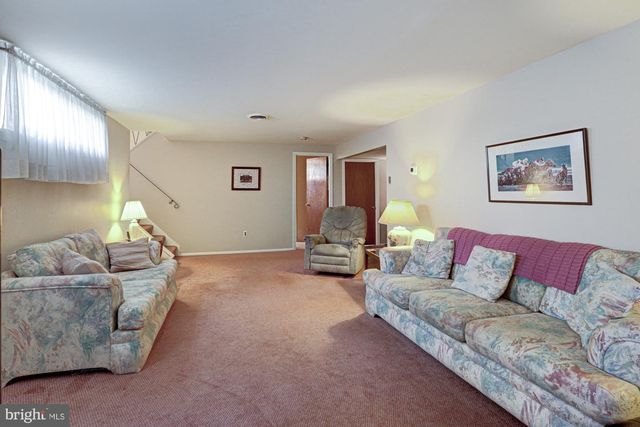 121 SONANT DR, Newark, DE 19713