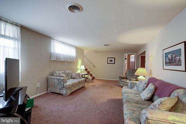 121 SONANT DR, Newark, DE 19713