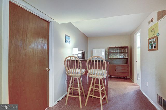 121 SONANT DR, Newark, DE 19713