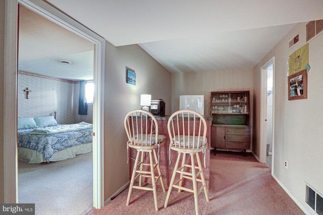 121 SONANT DR, Newark, DE 19713