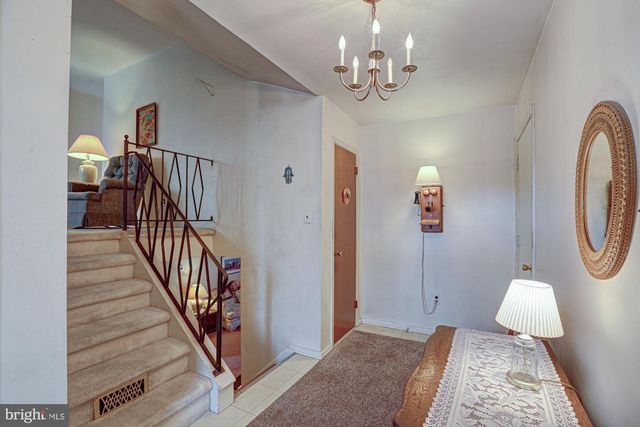 121 SONANT DR, Newark, DE 19713