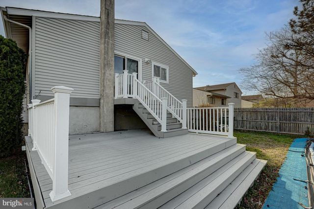 121 SONANT DR, Newark, DE 19713