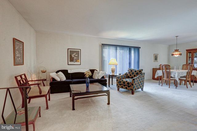 121 SONANT DR, Newark, DE 19713