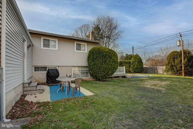 121 SONANT DR, Newark, DE 19713