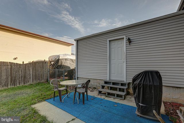 121 SONANT DR, Newark, DE 19713