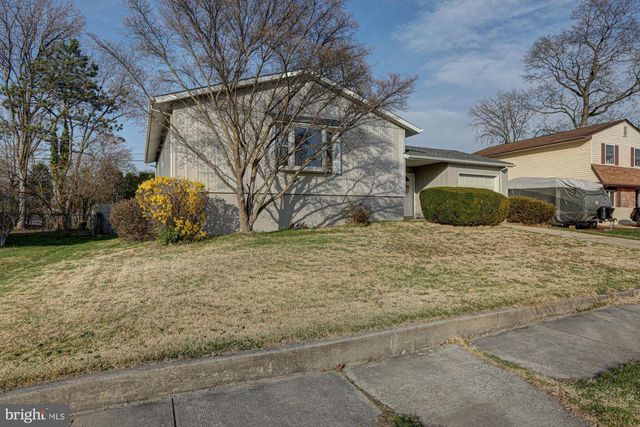 121 SONANT DR, Newark, DE 19713