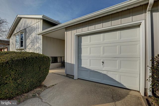 121 SONANT DR, Newark, DE 19713