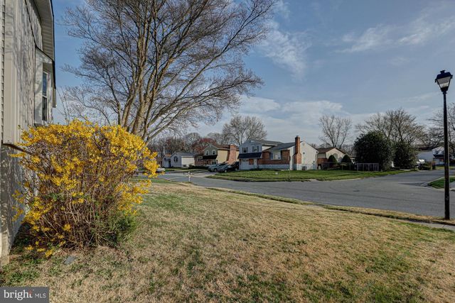 121 SONANT DR, Newark, DE 19713