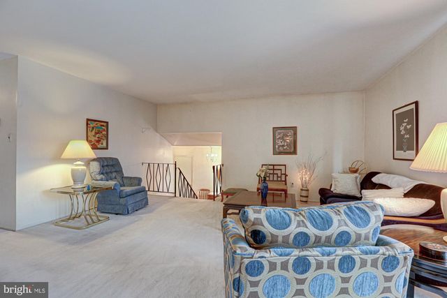 121 SONANT DR, Newark, DE 19713