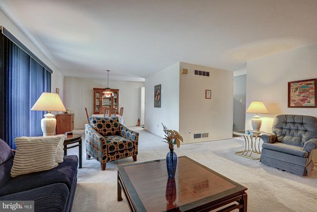 121 SONANT DR, Newark, DE 19713