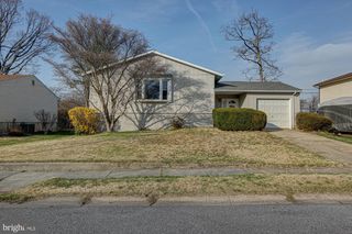 121 SONANT DR, Newark, DE 19713