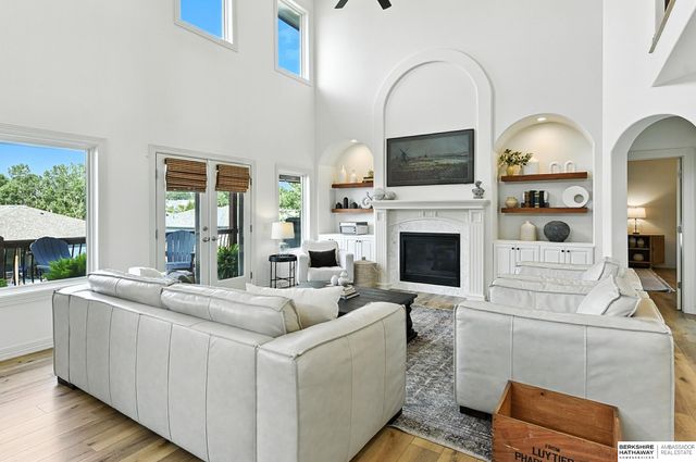 1916 Atlas Drive, Papillion, NE 68133