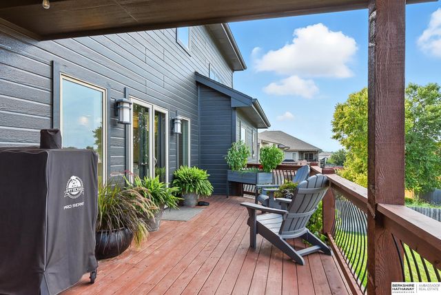 1916 Atlas Drive, Papillion, NE 68133