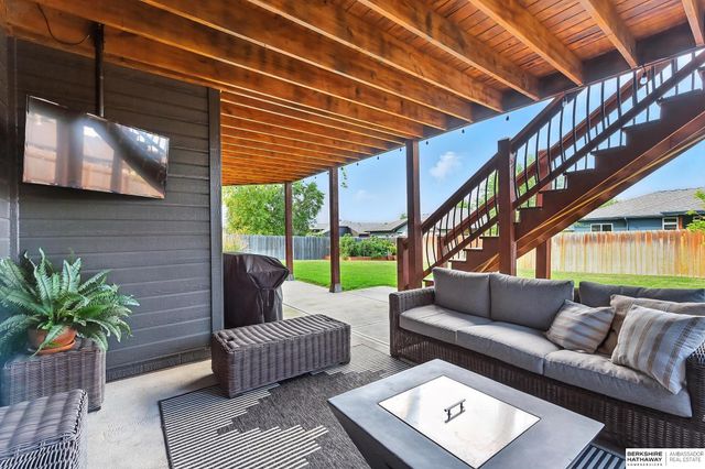 1916 Atlas Drive, Papillion, NE 68133