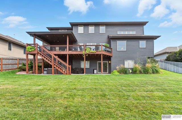 1916 Atlas Drive, Papillion, NE 68133