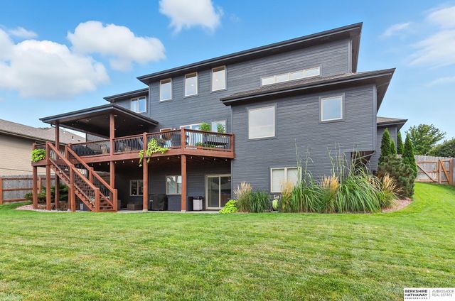 1916 Atlas Drive, Papillion, NE 68133