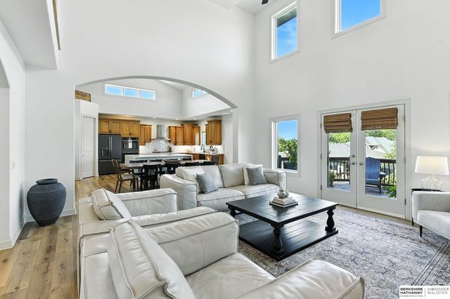 1916 Atlas Drive, Papillion, NE 68133