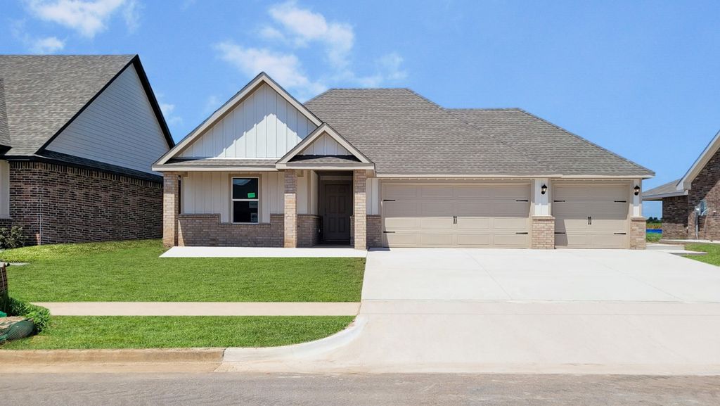 10204 NW 28th Terrace, Yukon, OK 73099
