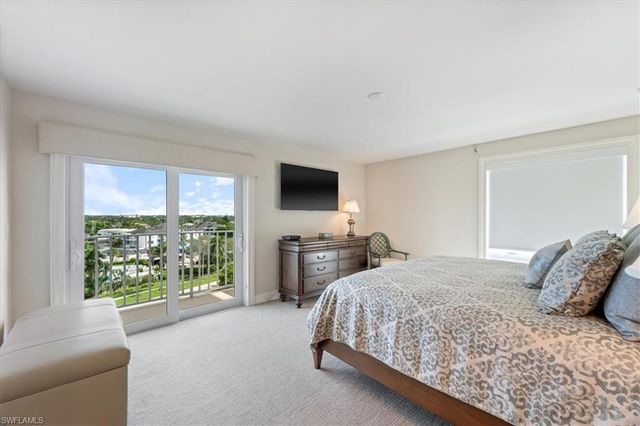 250 Park Shore DR # 701, Naples, FL 34103