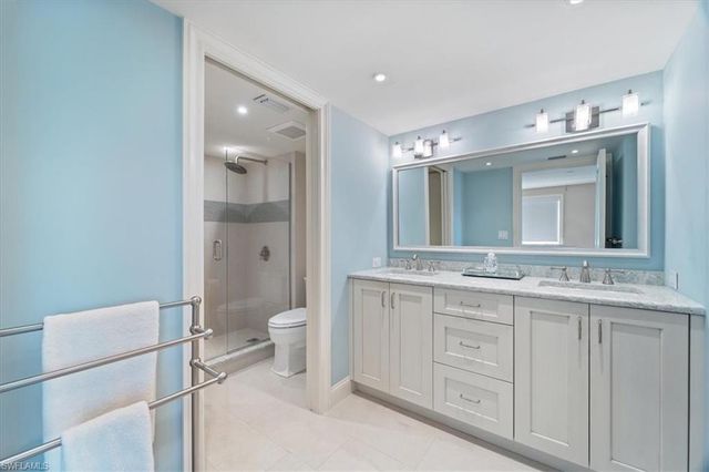 250 Park Shore DR # 701, Naples, FL 34103