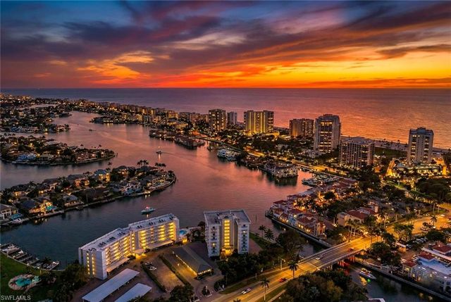 250 Park Shore DR # 701, Naples, FL 34103