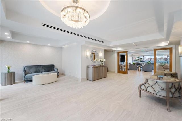 250 Park Shore DR # 701, Naples, FL 34103