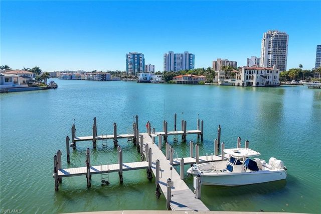 250 Park Shore DR # 701, Naples, FL 34103