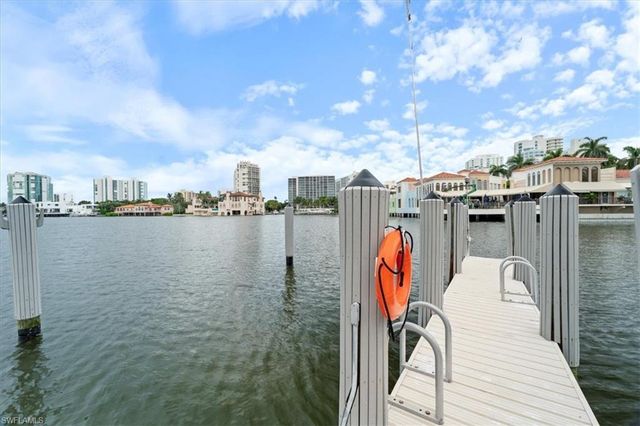 250 Park Shore DR # 701, Naples, FL 34103